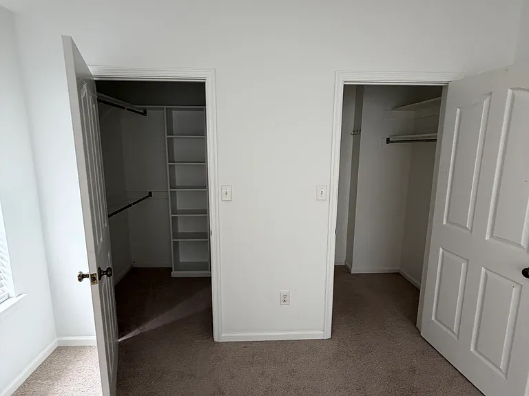 2 walk in closets in Primary bedroom