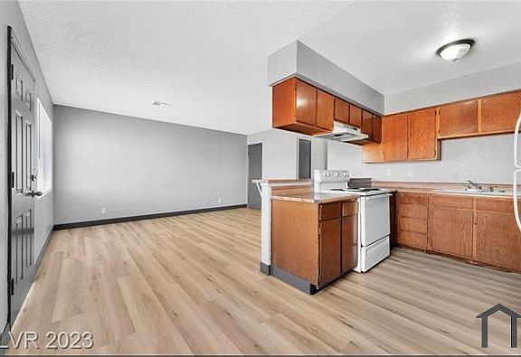 2nd image of 1641 N Lamont St APT A