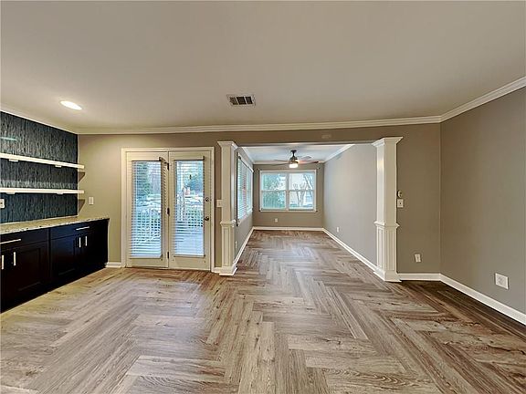 2nd image of 1538 Chantilly Dr #212