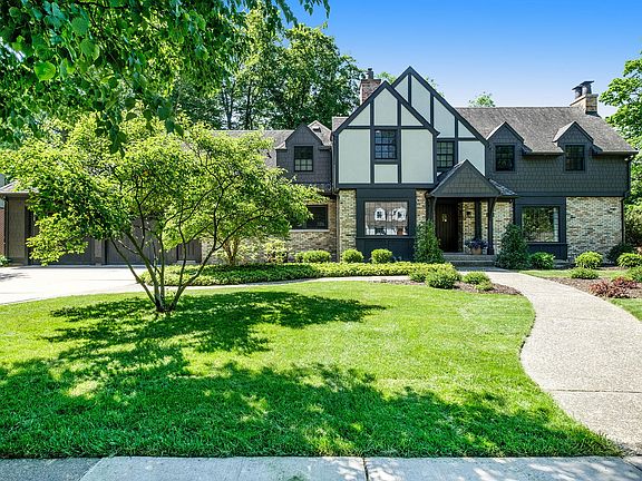 3rd image of 2660 Oakwood Dr SE