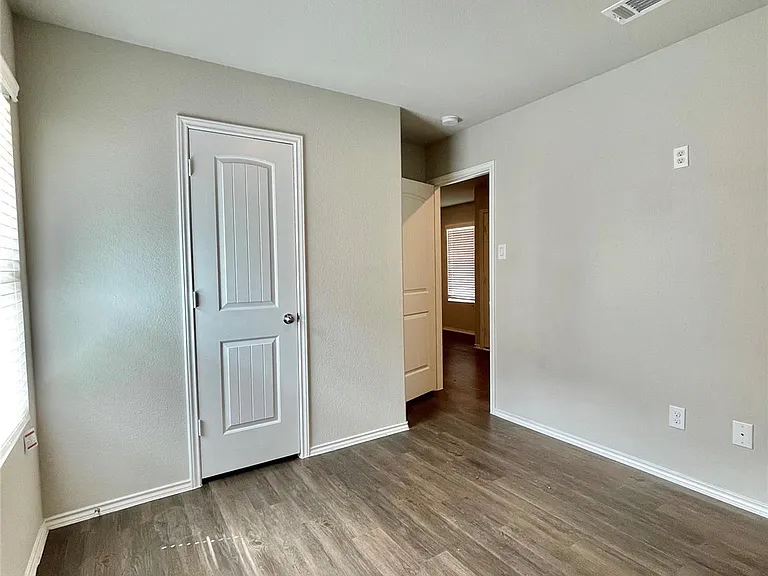 126 E Ash St — Photo 11