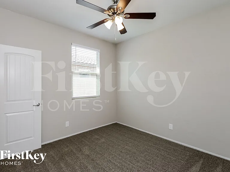 9324 W Jones Ave — Photo 10
