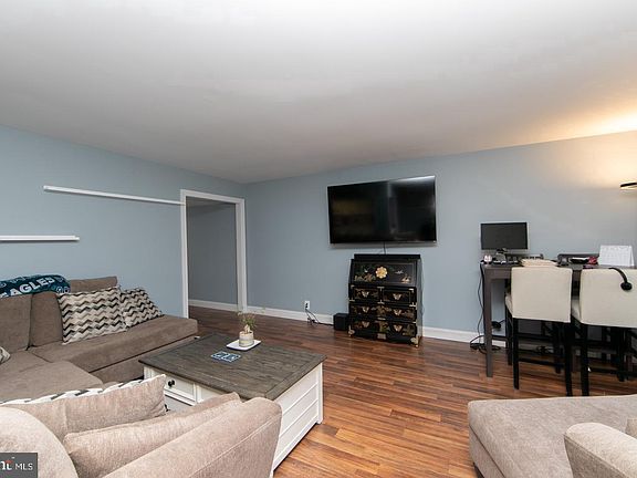 5th image of 115 E Kings Hwy Unit 310