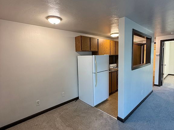 3rd image of 105 Anoka Ave APT 9