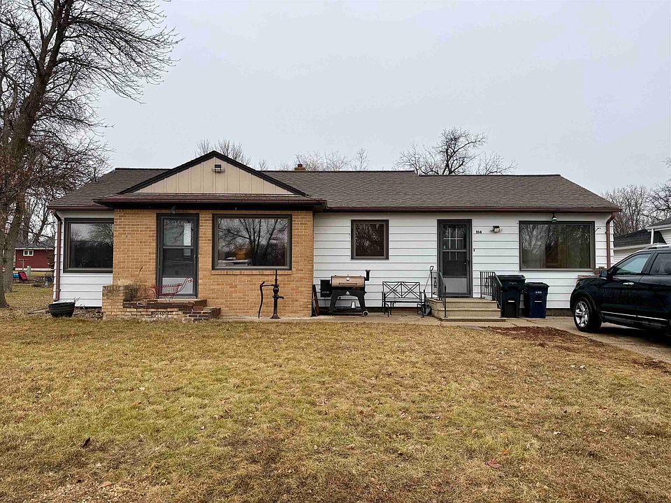 1st image of 104 Maple Ave