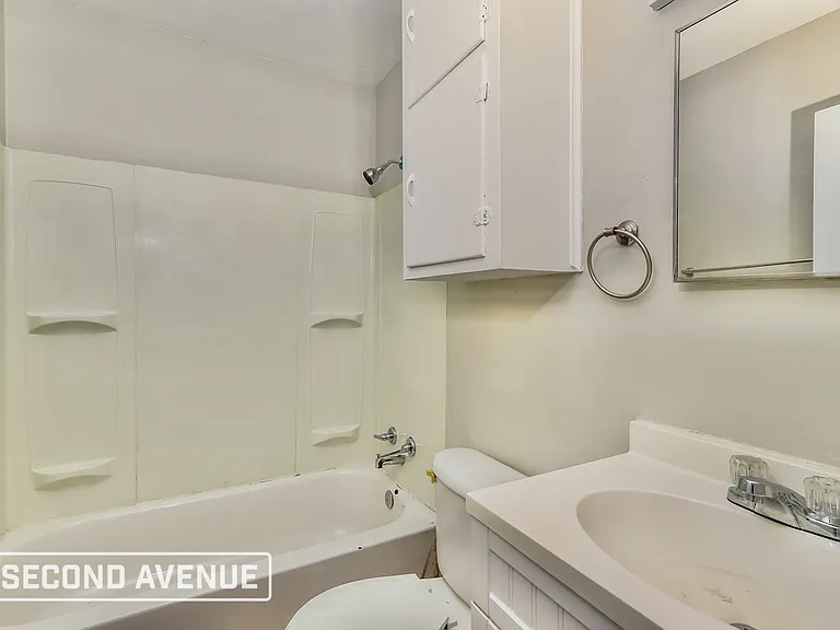 3746 Kahlert Ave — Photo 14