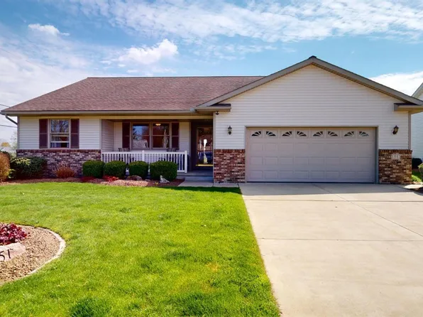 51 Fox Run Dr, Fremont, OH 43420