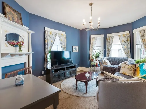 29 Lewis St #2, Lynn, MA 01902