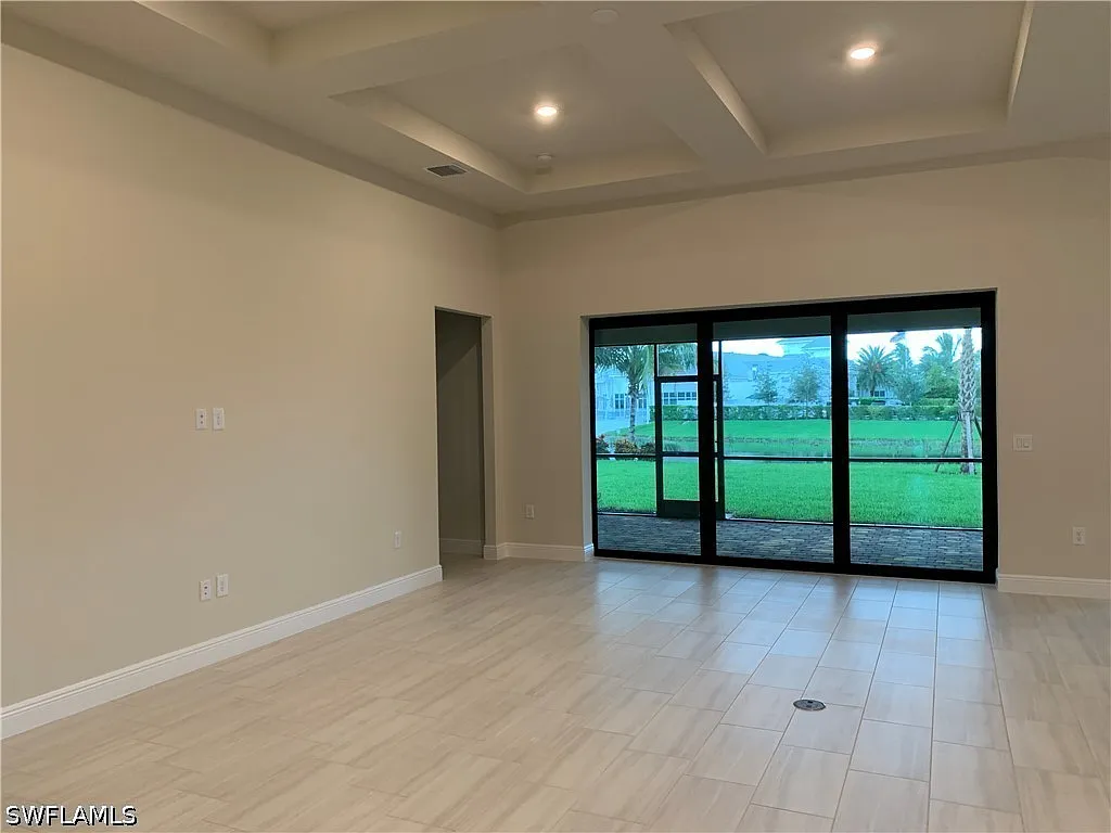 3 bed, 2500 sqft, $4,295 — Photo 4