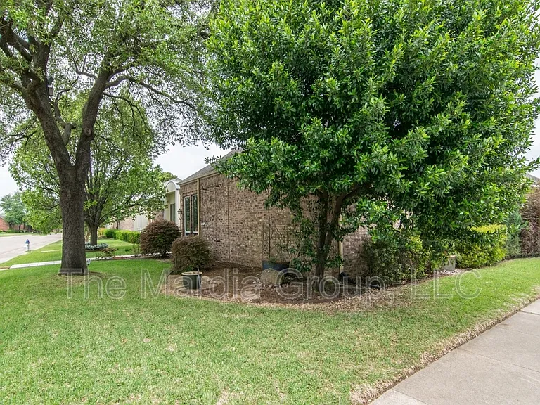3215 San Sebastian Dr — Photo 3
