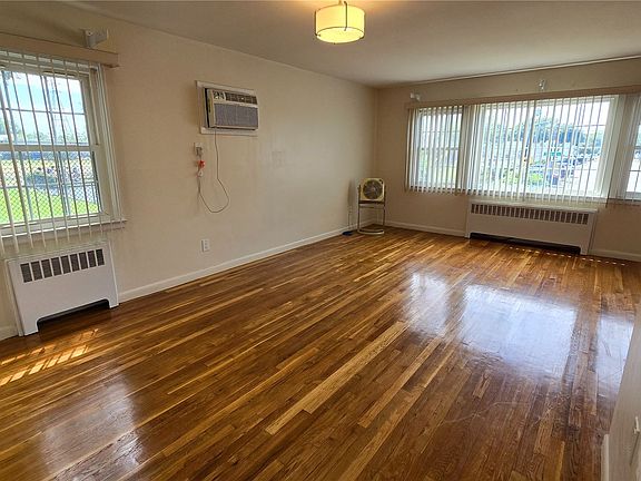 5th image of 395 Cochran Pl