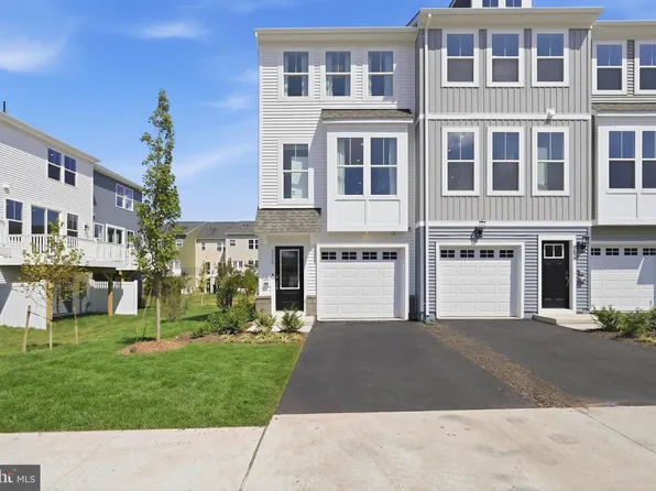 8924 Queensferry Rd, Manassas, VA 20112