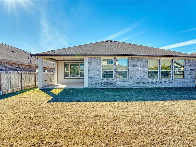 108 Strata Dr — Photo 20