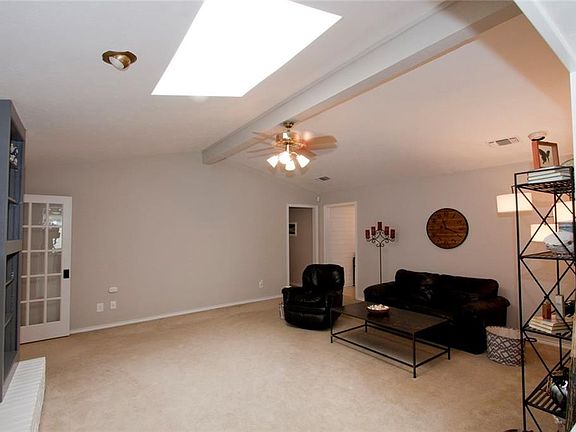 4th image of 1362 College Pkwy
