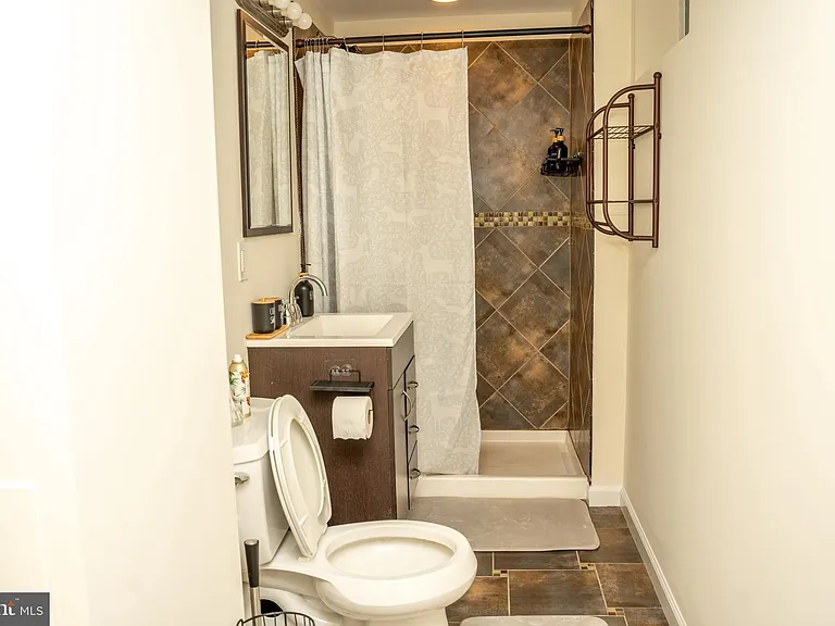 924 Veirs Mill Rd — Photo 10
