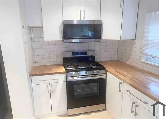 7 bed, 1900 sqft, $2,500 — Photo 3