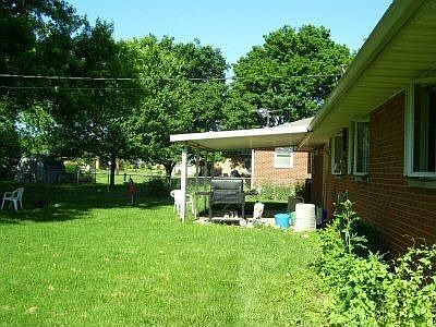 4th image of 251 Villa Dr