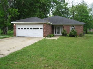 176 W Jones St, West Point, MS 39773