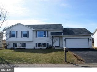 713 Frontier Dr, Belle Plaine, MN 56011