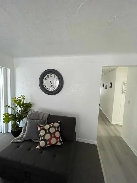 4 bed, 1.5 bath, 1111 sqft, $1,900 — Photo 4