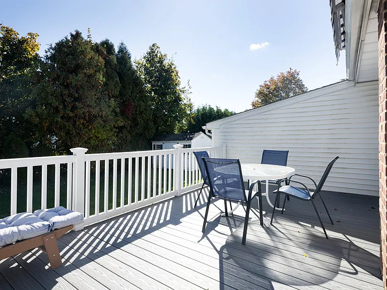 Vincent Dr — Photo 12