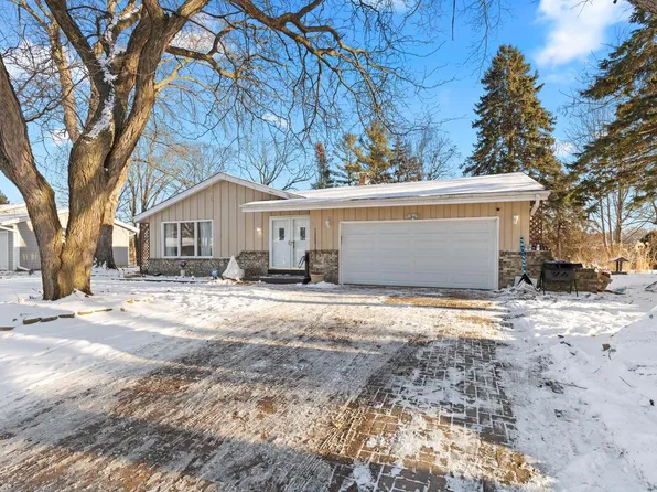 1929 Sunnyside DRIVE, Waukesha, WI 53186