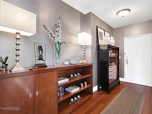 3rd image of 45 Park Ave APT 1804