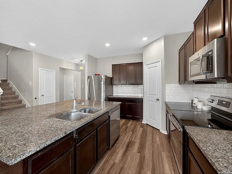2902 Daisy Mdw — Photo 15