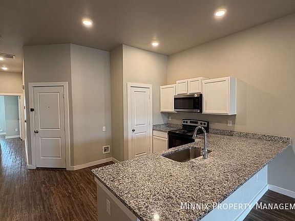 4th image of 2129 Kokomo Ave #B