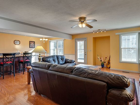 4th image of 902 Weakley Ln