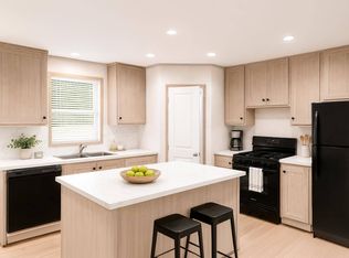 440 Kendall St, Mahomet, IL 61853
