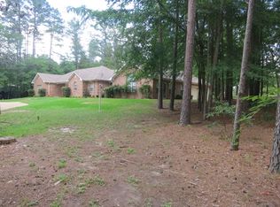 157 Branding Iron Ln, Holly Lake Ranch, TX 75765