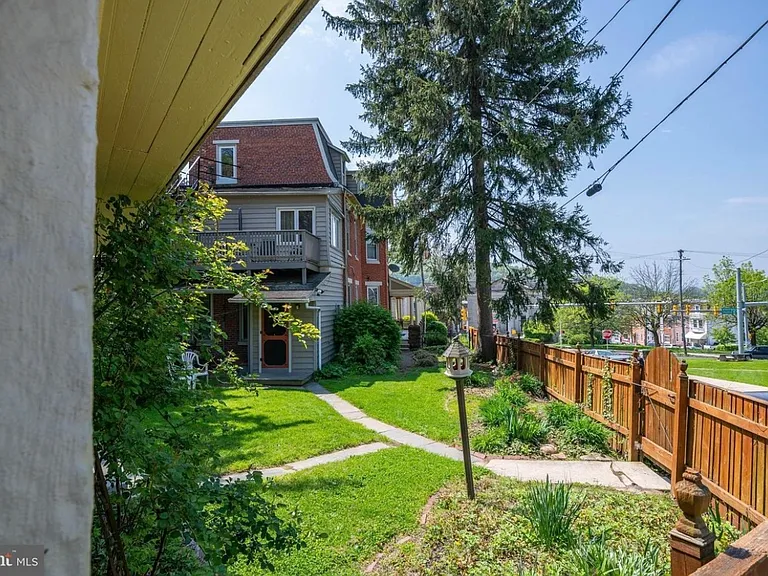 1311 Mineral Spring Rd #3 — Photo 3
