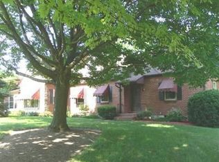 850 Greenhouse Dr, Kettering, OH 45419