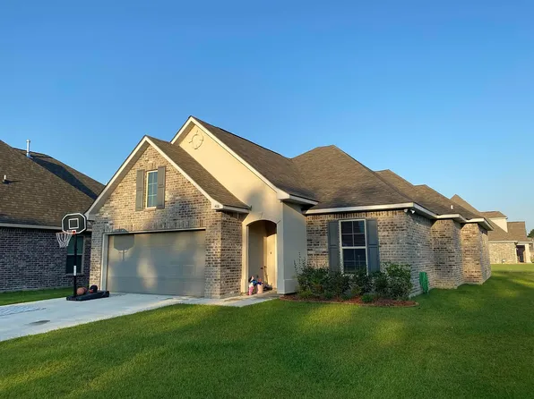 400 Berg Ct, Youngsville, LA 70592