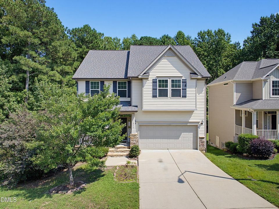1st image of 210 Davelyn Ct