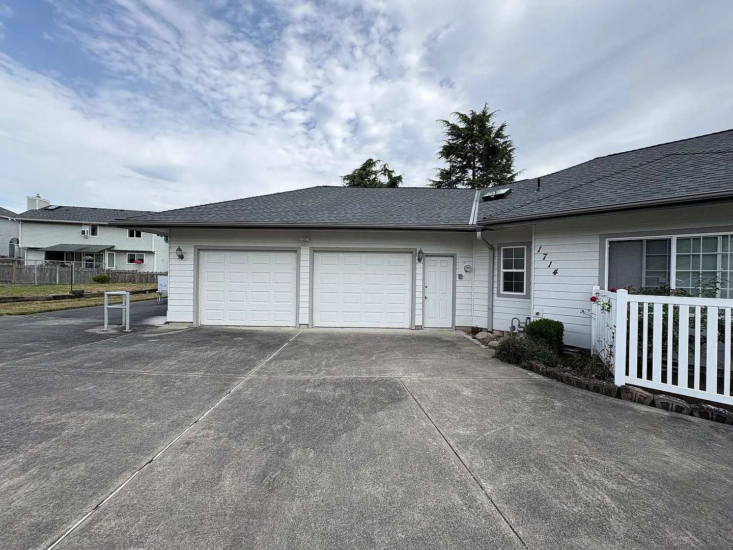 1714 Baker View Court — Photo 2