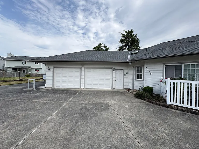 1714 Baker View Ct — Photo 2