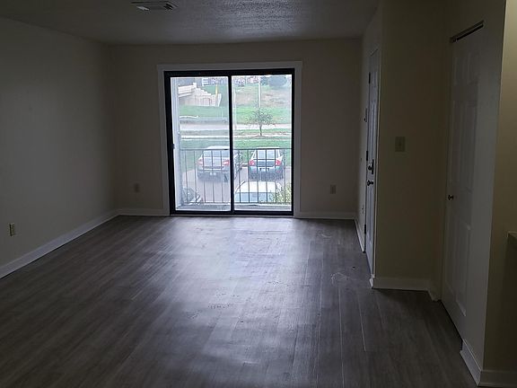 4th image of 507 College Ave NE Unit 507