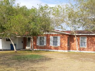 305 E Henderson St, Bishop, TX 78343