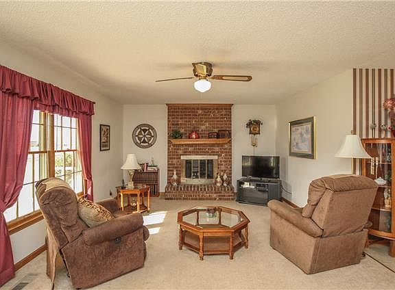 2nd image of 3926 Country Park Ln