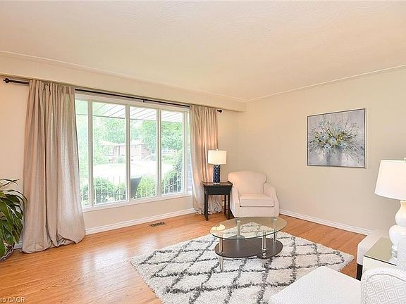 5th image of 238 Fairridge Rd