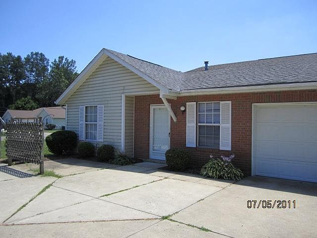 1st image of 536 Huron Dr W