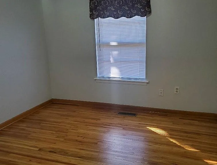 330 S 8th St — Photo 10