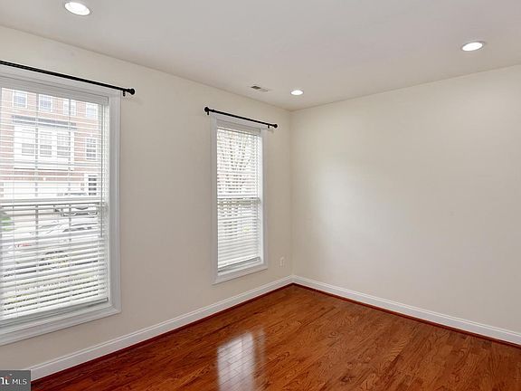 5th image of 15918 Greymill Manor Dr