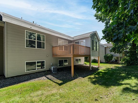 4th image of 1364 Tanager Ln