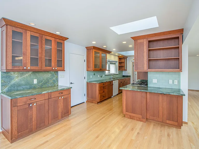 8 Azalea Dr — Photo 6