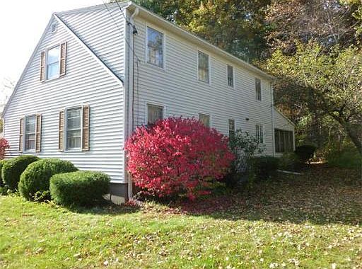 3rd image of 38 Meadow Wood Dr