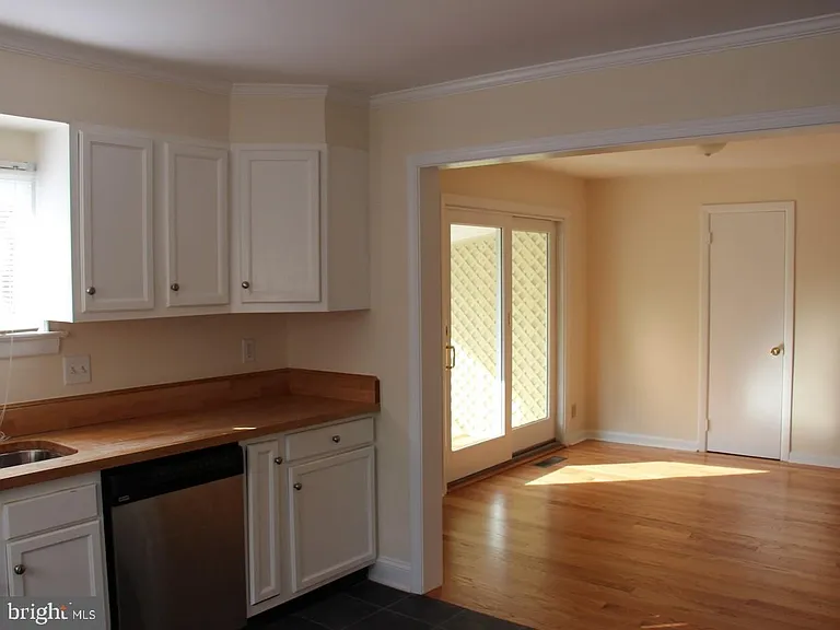 420 N Washington St — Photo 2