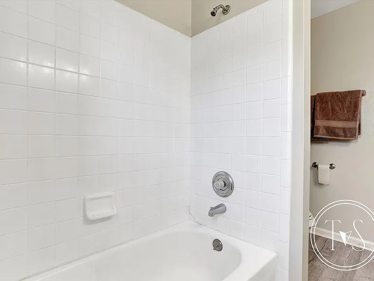 801 Winchester Rd — Photo 23